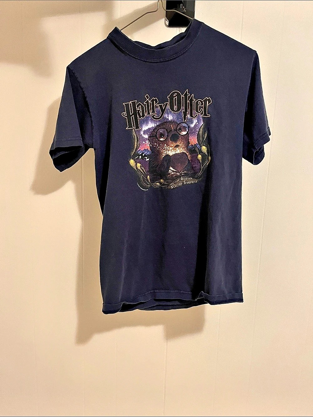 Jerzees Hairy Otter Parody T-Shirt Graphic Tee Medium and small